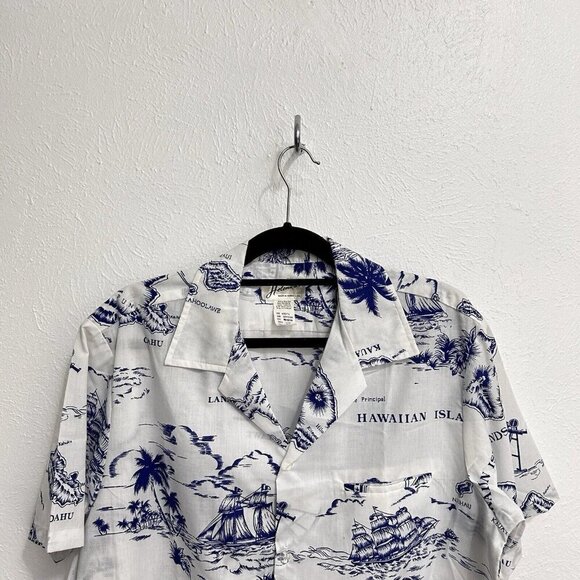 Helenas Hawaiian Islands Map Shirt Men XL White Sailing Beach Camp Button Up USA - Picture 2 of 8